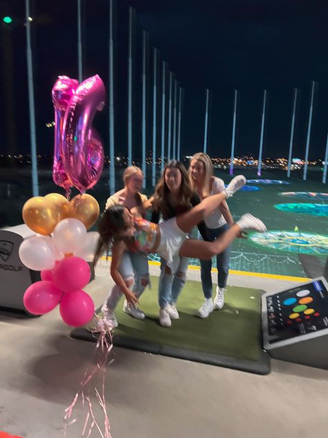 Birthday Friend Pictures, Birthday Party Pictures With Friends, Top Golf Aesthetic, Top Golf Birthday Party, Birthday Pictures With Friends, Top Golf Birthday, Top Golf Party, 15th Birthday Aesthetic, Sweet Sixteen Pictures