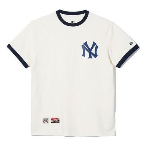 New Era MLB New York Yankees Tee Creamy T-shirt Graphic Tee With Shorts Outfit, Basic Graphic Tees, Early 2000s Mens Fashion, Street Wear Shirts, Nyc T Shirt, Yankees Shirt, Gift To Boyfriend, Mlb Shirt, New York Yankees Shirt