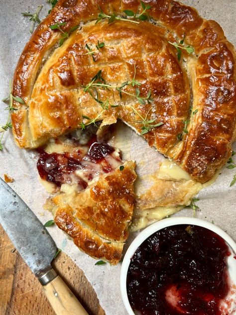 Camembert en Croute (Whole Baked Camembert in Puff Pastry) - Desert Island Dishes Baked Camembert In Puff Pastry, Camembert And Cranberry Puff Pastries, Puff Pastry Camembert, Baked Camembert Puff Pastry, Camembert Puff Pastry, Camembert Cheese Recipes, Camembert Baked, Easy Pastries, Baked Camembert Recipe