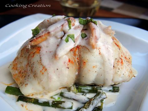 Crab-Stuffed Flounder & Champagne Cream Sauce... Perfect for a special occasion Champagne Cream Sauce, Stuff Flounder Recipes, Stuffed Flounder, Flounder Recipes, Crab Stuffed, Crab Recipes, Seafood Dinner, Crab Meat, Cream Sauce