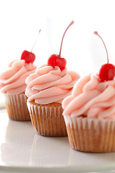 Cherry-Almond Vanilla Cupcakes Cherry Cupcakes, Fun Cupcake Recipes, Spring Cake, Cupcake Flavors, Cherry Almond, Cupcake Frosting, Cupcake Cake, Fun Cupcakes, Yummy Cupcakes