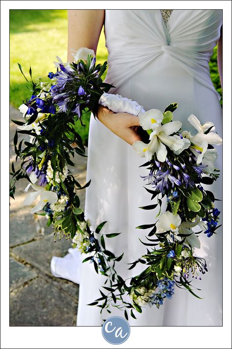 Unusual Wedding Bouquets, Hoop Bouquet, Unique Bridal Bouquets, Unique Wedding Bouquet, Unique Bouquet, Hand Bouquet, Wedding Bridal Bouquets, Flower Ideas, Fragrant Flowers