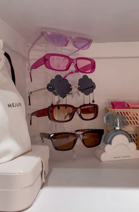 Amazon Closet, Vintage Store Ideas, Amazon Organization, Amazon Sunglasses, Sunglass Display, Surf Room Decor, Nyc Rooms, Surf Room, Amazon Home Finds