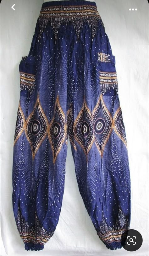 Hippie Costume Diy, Vetement Hippie Chic, Pants Diy, Diy Pants, Estilo Hippie, Hippie Costume, Mode Boho, Tie Dye Outfits, Boho Pants