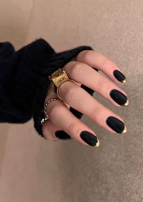 Black Nail With Gold Tip, Black Nail Gold Tip, Black With Gold Accent Nails, Witchy French Nails, Black With Gold Tips Nails, Dark Nails French, Gold Black Nails Design, Black And Bronze Nails, Black Nail French Tip