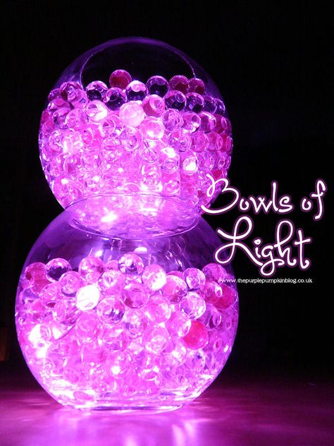 How to create amazing Bowls of Light, from Gel Deco Beads & LED Lights. From www.thepurplepumpkinblog.co.uk Purple Party Ideas Decorations, Fish Bowl Vases, Purple Diy, Purple Room Decor, Purple Room, Kerajinan Diy, Art Lamps, Tafel Decor, Diy Bowl