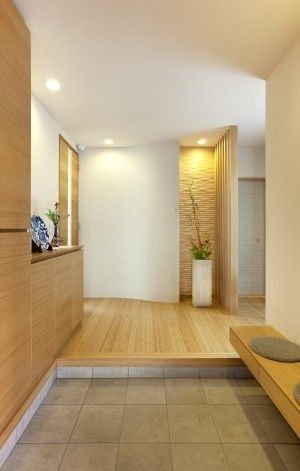 Bench Living Room Ideas, Japanese Entryway Ideas, Genkan Ideas, Storage Bench Living Room, Genkan Entrance, Japanese Entryway, Bench Living Room, Minimalist Entryway, Japanese Home Design