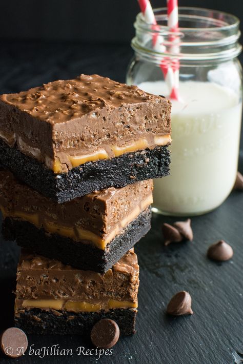 Crack Brownies | A baJillian Recipes Peanut Butter Krispies, Dark Chocolate Brownies, Cereal Killer, Blondie Brownies, Cookie Bar Recipes, Brownie Bar, Baking Sweets, Chocolate Brownies, Vegetarian Chocolate