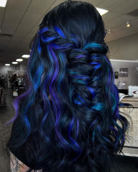 Lori Marie Bassett | I had the best time collaborating with my cousin @wb_upstyles when she was back in Ohio this past weekend! 🩵 #oneshothairawards… | Instagram Purple And Blue Hair Ideas, Midnight Blue And Purple Hair, Dark Blue And Purple Hair, Blue And Purple Highlights, Highlights For Dark Hair, Purple And Blue Hair, Purple Black Hair, Blue And Purple Hair, Midnight Blue Hair