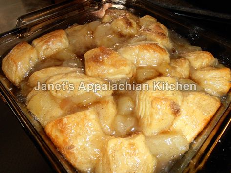 Grand Biscuit Recipes, Apple Pie Filling Recipes, Canned Apple Pie Filling, Cream Of Broccoli Soup, Pie Filling Recipes, Food Post, Canned Apples, Easy Homemade Pizza, Canned Biscuits