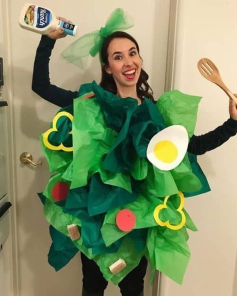 Salad Costume with Green Tissue Paper. Quick & Easy Church Halloween Costumes. Ideas for trunk or treat, Sunday school parites, bible study, Awana and more! #trickortreat #sundayschool #halloween #halloweenparty #awana #biblestudy #halloweencostumes #church #churchhumor #halloweencostumesforwomen #halloweencostumesforchurch #halloweencostumeideas #halloweencostumesforkids #diyhalloweencostumes #diyhalloween #sundayschool #salad #saladcostume Salad Costume, Salad Caesar, Diy Fantasia, Church Halloween, Makeup Zombie, Maluchy Montessori, Halloween Parejas, Green Tissue Paper, Food Costumes