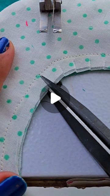 Jass Designer on Instagram: "✨Sewing Tips And Tricks✨ Neck Vs Me . #Sewing #Stitching #Trending #Reel #Jassdesigner #Costura" Learn Stitching Clothes, Stitching Tips And Tricks, Piping Techniques Sewing Neckline, Neck Stiching Designs, How To Sew A Neckline, Neck Stitching Designs, Stitching Tips Sewing Hacks, Sewing Tips And Tricks Videos, Sewing Tricks Hacks