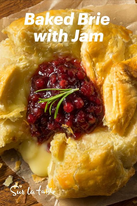 Our favorite appetizer: Baked Brie. Baked Brie En Croute, Baked Brie With Jam, Baked Brie Cheese, Recipes For Winter, Brie En Croute, Brie Puff Pastry, Shredded Bbq Chicken, Thanksgiving Appetizer, Awesome Appetizers