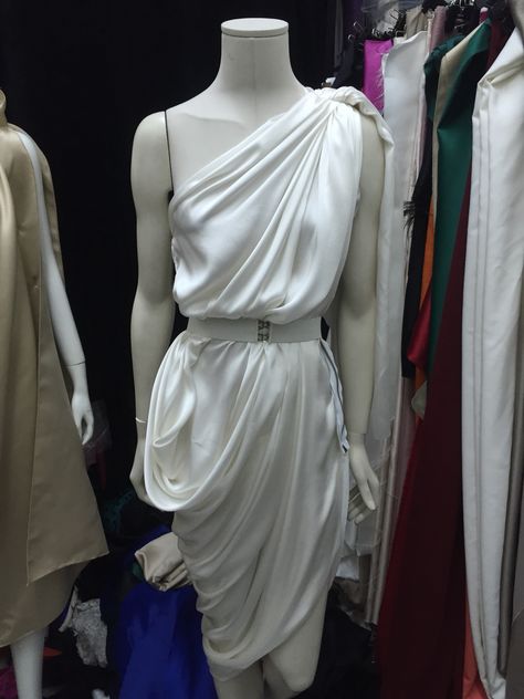 White toga drape dress Short Toga Dress, Greek Toga Aesthetic, Greek White Dress, White Greek Dress, Toga Cloth, Toga Outfit, White Toga, Greek Toga, Roman Toga