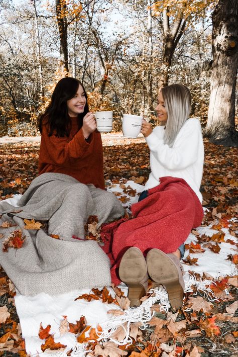 Fall friend photoshoot with coffee Photoshoot With Coffee, Fall Friend Photoshoot, Friend Photo Shoot, Fall Friends, Fall Shoot, Sisters Photoshoot, Best Friend Photoshoot, Trendy Blouses, Fall Inspo