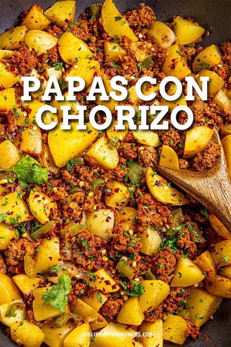 This papas con chorizo recipe is a classic Mexican dish of potatoes cooked with Mexican chorizo, perfect as a filling for tacos, sandwiches or a side dish. Chorizo And Potatoes Dinner, Chorizo And Potatoes Tacos, Chorizo And Peppers Recipe, Ground Chourico Recipes, Chorizo Recipes Dinner Mexican, Pork Chorizo Tacos, Spanish Chorizo Recipes Dinner, Chorizo Dinner Ideas, Chorizo Lunch Recipes