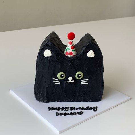 Cat Cakes Birthday, Cake Designs Easy, Cake Designs Simple, Black Cat Cake, Cat Birthday Cake, Chocolate Cake Designs, Anime Cake, Korean Cake, Simple Cake Designs