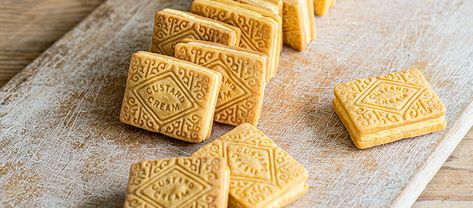 Prue Leith's Custard Creams - The Great British Bake Off | The Great British Bake Off Great British Bake Off Recipes Biscuits, Custard Cream Biscuits, Custard Cookies Recipes, Great British Bake Off Recipes, British Biscuit Recipes, Custard Biscuits, Custard Creams, Baking Biscuits, British Baking Show Recipes