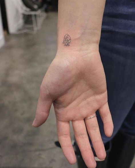 Fine line anatomical heart tattoo on the wrist. #wristtattoos #tattooideas Real Heart Tattoos, Human Heart Tattoo, Realistic Heart Tattoo, Heart Tattoo Wrist, Brain Tattoo, Anatomical Heart Tattoo, Cool Wrist Tattoos, Wrist Tattoos For Guys, Heart Tattoo Designs