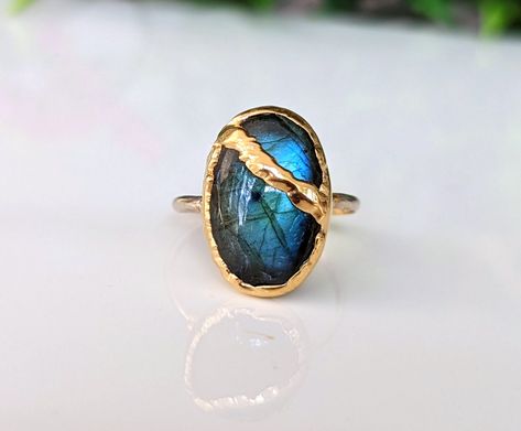 Kintsugi Ring, Broken Pottery Jewelry, Kintsugi Jewelry, Blue Crystal Ring, Unique Promise Rings, Raw Gemstone Jewelry, Heavy Coat, Gold Cocktail Ring, Gold Cocktail