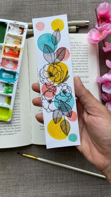 Boho Bookmark Painting, Colored Pencil Bookmarks, Boho Art Bookmark, Floral Bookmarks Handmade, Bookmark Painting Ideas Watercolor, Bookmark Gouache, Bookmarks Handmade Watercolor, Bookmarks Handmade Aesthetic, Boho Bookmarks