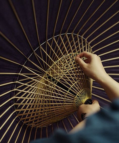 inspiration of kyoto project celebrates century-old and new japanese craft Japanese Parasol, Creative Lamp, Creative Lamp Shades, Fabric Chandelier, Traditional Japanese Architecture, Rope Pendant Light, Japanese Umbrella, Large Umbrella, Bamboo Art