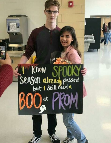 i found me a boo Halloween Asking Out Ideas, Hoco Proposals Ideas Halloween, Halloween Themed Hoco Proposal, Halloween Hoco Proposals, Hoco Signs, Gf Ideas, Cute Hoco Proposals, Girlfriend Proposal