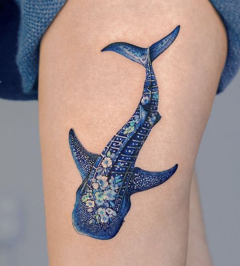 Whale Shark Tattoo Ideas, Whale Shark Back Tattoo, Shark Tattoo Color, Shark Leg Tattoo, Whale Shark Tattoo Design, Marine Tattoos, Whale Shark Tattoo, Ocean Sleeve Tattoos, Places To Get Tattoos