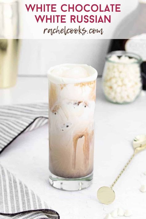 Perfectly chilled, white chocolate white Russians are sophisticated and beautiful, a wonderfully sweet and creamy dessert drink. Chocolate White Russian, Irish Cream Drinks, White Chocolate Liqueur, Liqueur Drinks, White Chocolate Blondies, Chocolate Cocktails, White Chocolate Strawberries, Chocolate Martini, Moonshine Recipes