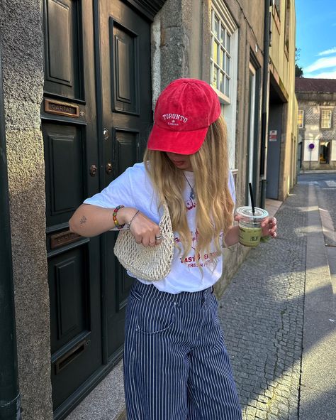 I found my perfect striped pants🥹😍 T-shirt, pants, bag, cap from @pullandbear #pullandbearcommunity Red Cap Outfit, Stripe Pants Outfit, Pants Bag, Cap Outfit, Red Cap, 90s Dress, Summer Fits, Style Change, Fit Inspo