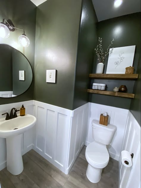 Dark Green Bathrooms, Ruang Tv, Powder Room Remodel, Toilet Room Decor, Small Toilet Room, Small Toilet, Bathroom Remodel Designs, Downstairs Bathroom, Green Powder