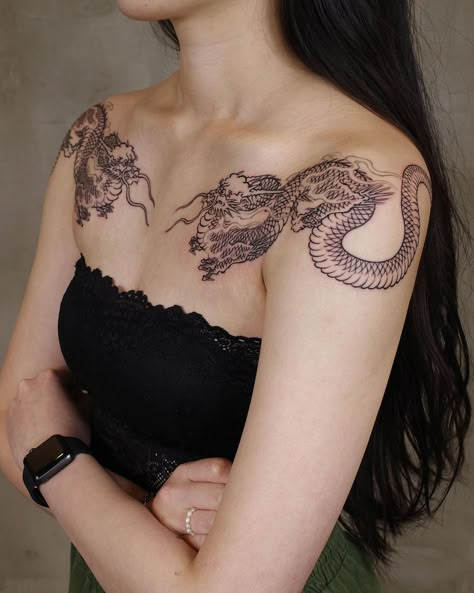 Lion Rampant Tattoo, Chinese Dragon Chest Tattoo, Double Headed Dragon Tattoo, Double Dragon Back Tattoo, Dragon Tattoo For Women Chest, Chest Tattoo Female Dragon, Chest Dragon Tattoo, Dragon Chest Tattoo Female, Anime Chest Tattoo