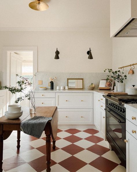 All posts • Instagram Chalk White Arrow, Checkered Flooring, Checkerboard Floor, Kitchen Remodel Design, Nice Weekend, Classic Kitchen, Hus Inspiration, Chalk White, Ikea Kitchen