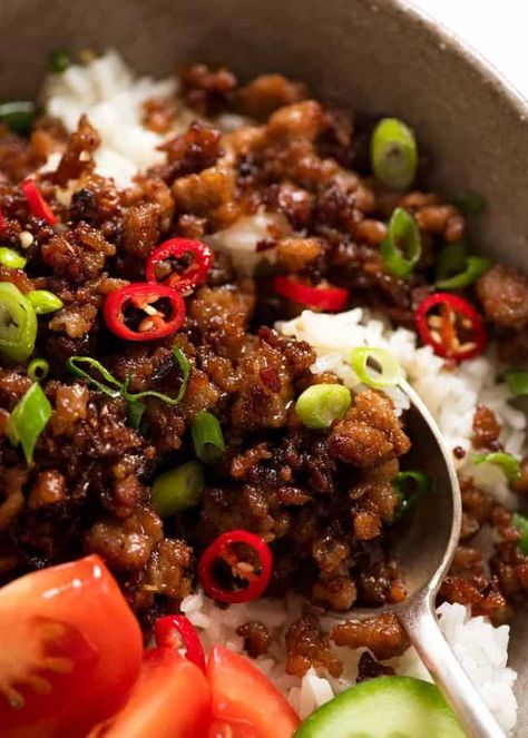 Vietnamese Caramelised Pork Bowls | RecipeTin Eats Pork Bowls, Pork Mince Recipes, Resep Steak, Koreansk Mat, Vietnamese Pork, Ground Pork Recipes, Pork Stir Fry, Recipetin Eats, Mince Recipes