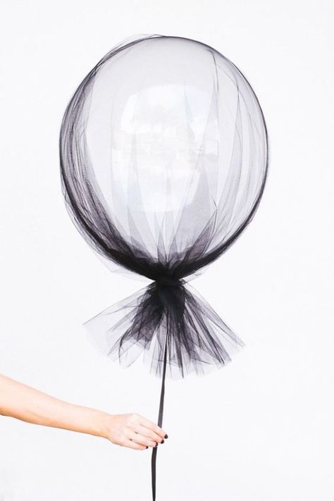 Sheer netted balloons: http://www.stylemepretty.com/living/2016/03/11/20-simple-ways-to-take-your-balloons-to-the-next-level/ Kain Tile, Clear Balloons, Masquerade Party, Helium Balloons, Halloween Wedding, Inspiration For Kids, Fete Halloween, Party Inspiration, Baby Halloween