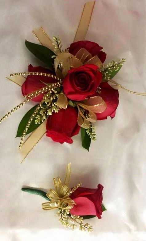 Gold Corsage Prom, Red Corsages, Gold Corsage, Dance Flowers, Bracelet Corsage, Dulceros Halloween, Wrist Corsage Prom, Prom Corsage And Boutonniere, Homecoming Corsage