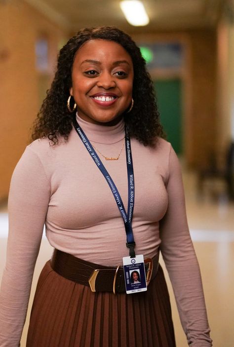 Quinta Brunson Uses Show's Marketing Money To Help Teachers Quinta Brunson Abbott Elementary, Black Women Teachers, Quinta Brunson, Female Heroes, Black Teacher, Abbott Elementary, Black Teachers, I Love Being Black, Soft Gamine