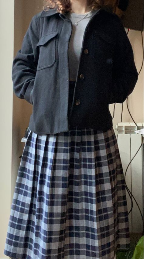 Pleated plaid kilt skirt blue navy white black jacket sixth form fashion outfit student business causal Navy Plaid Skirt Outfit, Plain Skirt Outfit, Plad Skirt, Skirt Uniform, Plaid Skirt Outfit, Kilt Outfits, Sixth Form, Kilt Skirt, Plaid Skirts