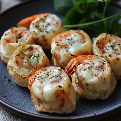 🌟 Puff Rolls with Shrimp and Cheese 🌟 Discover this delicious recipe for puff pastry rolls, perfect for your aperitifs or evenings with friends! 🦐🧀 Ingredients : Puff pastry Peeled shrimp Cheese (like cream cheese or grated cheese) Spices (salt, pepper, paprika) An egg yolk (for gilding) Instructions : Preheat your oven to 200°C. Roll out the puff pastry and cut it into rectangles. Mix the shrimp with the cheese and spices. Place a spoonful of the mixture on each rectangle and roll them u... Shrimp Puff Pastry Recipes, Recipe For Puff Pastry, Puff Pastry Rolls, Shrimp Cheese, Pastry Rolls, Shrimp Egg Rolls, Shrimp Roll, 30 Aesthetic, Paleo Seafood Recipes