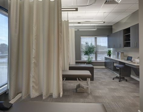 Chiropractic Office Ideas, Holistic Office, Chiropractic Office Decor, Physio Clinic, Chiro Office, Chiropractic Office Design, Office Wall Colors, Holistic Spa, Therapy Design