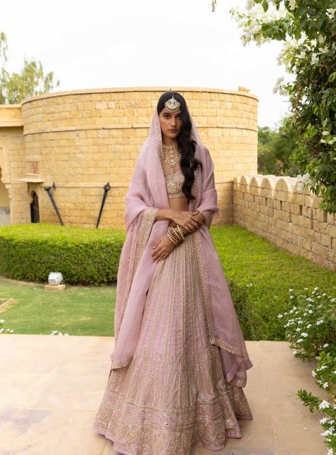 A BRIDE’S WORLD – Arpita Mehta Official Baby Orchid, Arpita Mehta, Lehenga Dupatta, Pink Lehenga, Embroidered Lehenga, Groom Wear, Desi Fashion, Style Crush, Thread Work