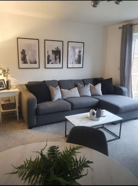 Dark Grey Sofa Living Room, Dark Grey Couch Living Room, Gray Sofa Living, Grey Sofa Living Room, Grey Couch Living Room, Living Room Decor Gray, Fall Living Room Decor, Apartment Living Room Design, Dark Furniture