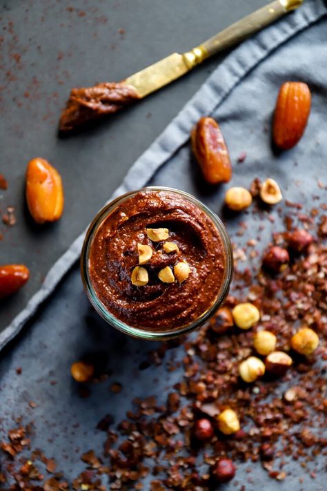 Chocolate Spread Recipe, Date Spread, Granola Bowl, Roasted Hazelnuts, Hazelnut Chocolate, Hazelnut Butter, Chocolate Hazelnut Spread, Chocolate Spread, How To Roast Hazelnuts