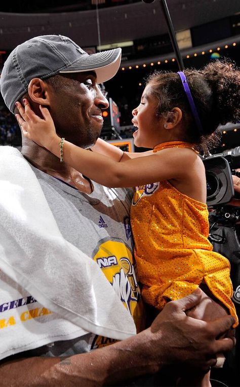 Kobe Brayant, Coldest Photos, Kobe And Gigi, Kobe Bryant Family, Kobe & Gigi, Kobe Bryant Nba, Vanessa Bryant, Kobe Bryant Pictures, Kobe Bryant Black Mamba