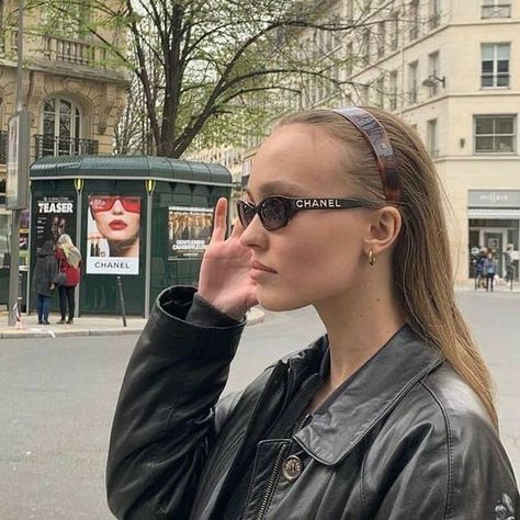 lily rose depp | Lily rose depp chanel, Lily rose, Lily rose depp Rose Depp Lily, Lily Rose Depp Chanel, Rose Lily, Chanel Sunglasses, Lily Rose Depp, Lily Rose, Lily, Chanel, Sunglasses