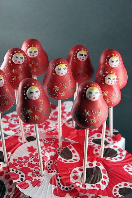 Items similar to 12 Matrioshka CaKePOps - fait sur commande on Etsy Russian Sweets, Themed Cake Pops, Diy Cake Pops, Cake Pop Designs, Pop Cakes, Cupcakes Decorados, Cake Bites, Marshmallow Pops, Cookie Pops