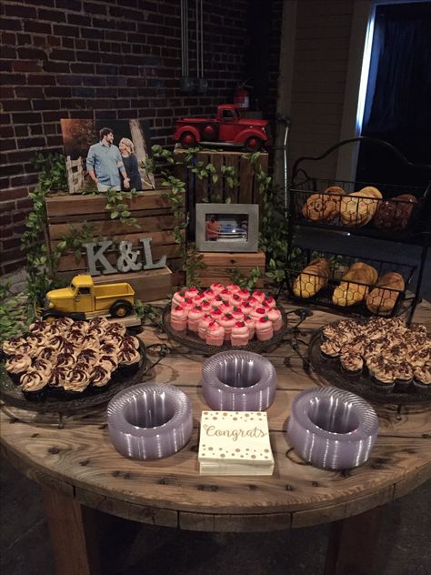 Groom's Table Groomsmen Table Ideas, Grooms Table Food Ideas, Wedding And Grooms Cake Table, Lsu Grooms Table, Groom’s Table Ideas, Western Groom Table, Groom Dessert Table, Western Wedding Rehearsal Dinner, Grooms Supper Decorations