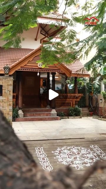 Chettinad Style House Elevation, Kerala Home Interior Design Ideas, Kerala Style Farmhouse Design, Traditional Kerala House Interior, Chettinad House Entrance, Residence Exterior Elevation, Kerala Houses Design, Thoti Mane, Kerala Traditional House Exterior