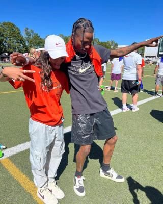 Travis Scott Jordan 1 Low Outfit, Outfits With Air Jordans, Air Jordan X Travis Scott, Olive Outfit, Travis Scott Outfits, Travis Scott Concert, Nike Travis Scott, Travis Scott Jordan 1, Latest Jordans