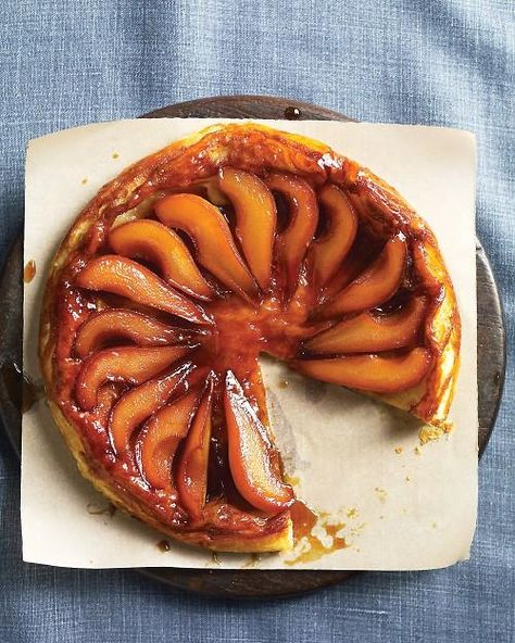 Pear Tart Tatin Recipe Pear Tarte Tatin, Tart Tatin, Tarte Tatin Recipe, Produce Recipes, Pear Tart, Caramel Desserts, Tart Dessert, Pear Recipes, French Dessert